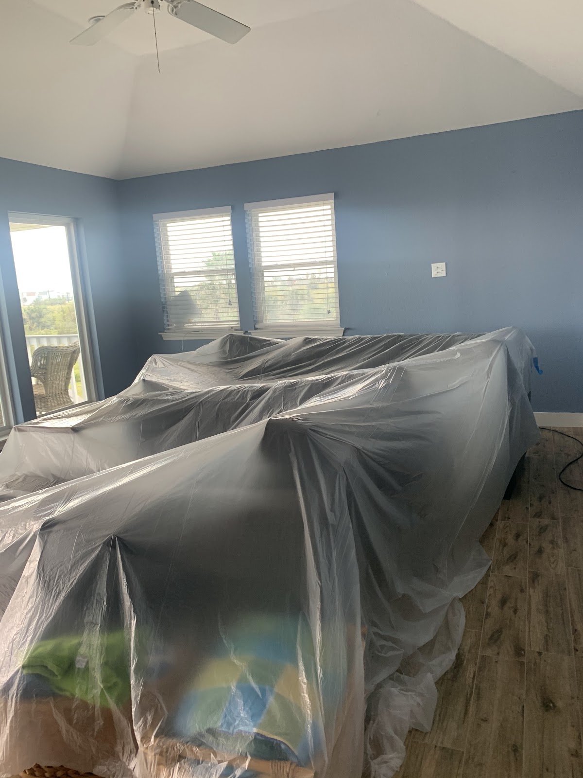 Interior bedroom freshly painted by Meraz Painting & Remodeling in Galveston